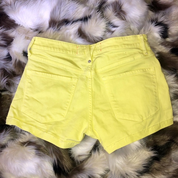 Marc By Marc Jacobs Yellow Jean Shorts - Picture 2 of 5